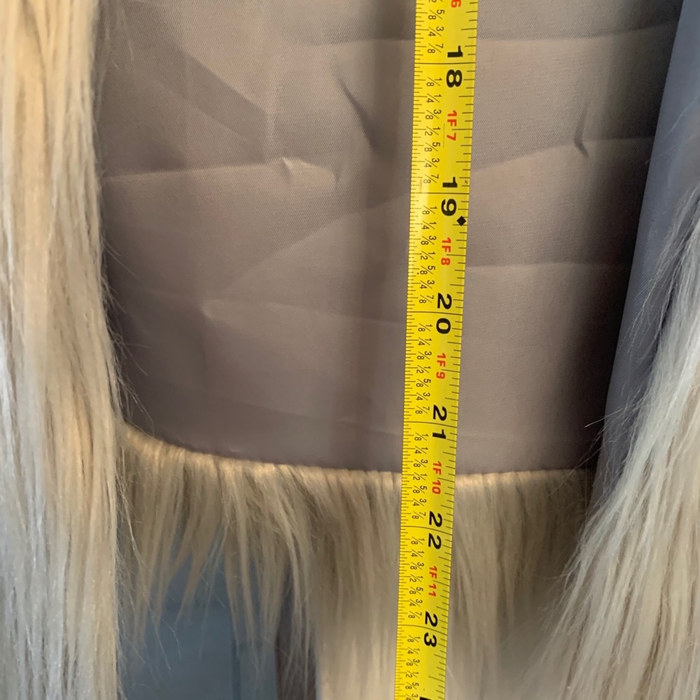 NWT: Faux Fur Jacket - Picture 9 of 10